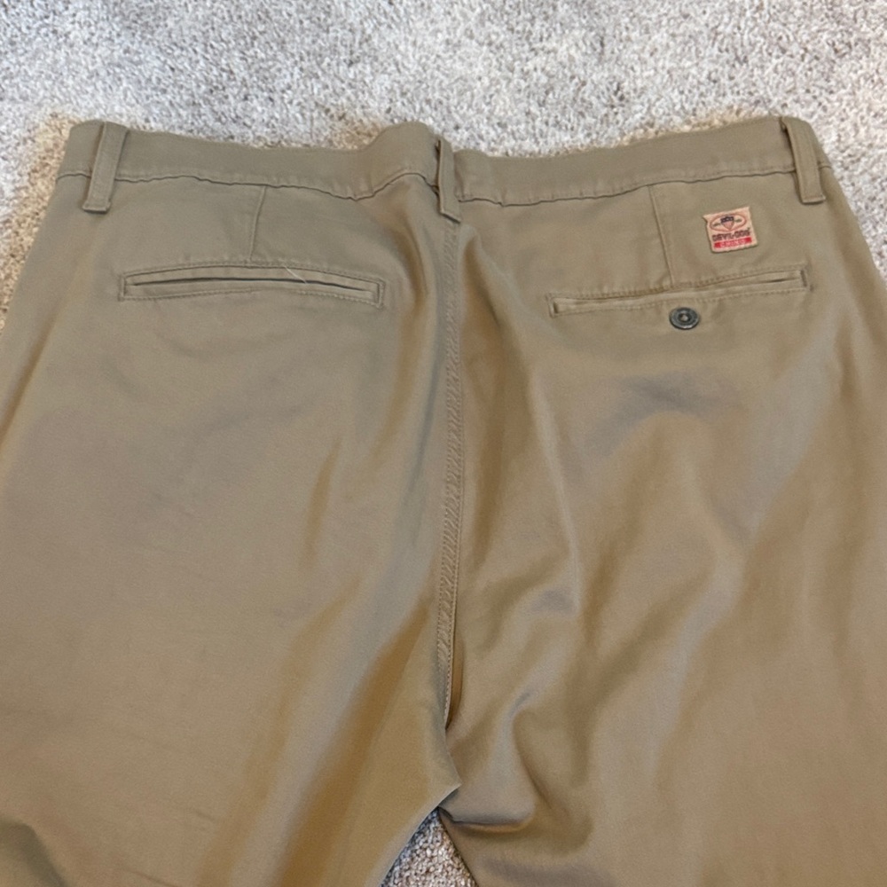 Classic tan Chinos for Men - Picture 4 of 4